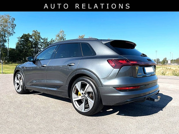 Audi e-tron 3 of 10