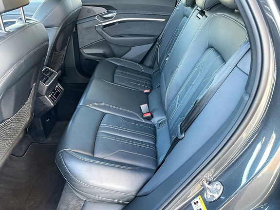 Audi e-tron 10 of 10
