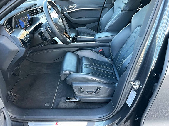 Audi e-tron 7 of 10