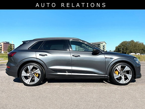Audi e-tron 8 of 10