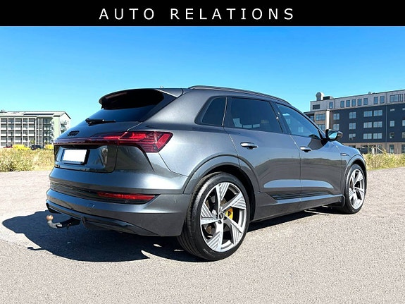 Audi e-tron 6 of 10