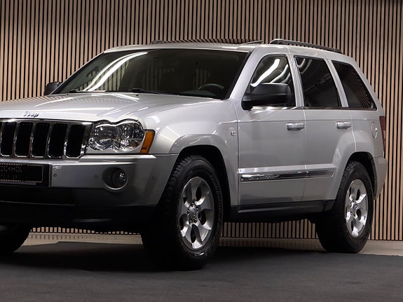 Jeep Grand Cherokee 2 of 24