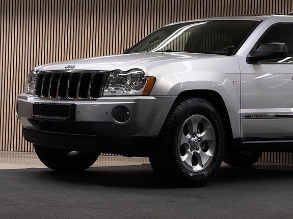 Jeep Grand Cherokee 3 of 24