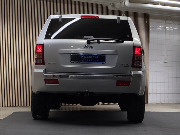 Jeep Grand Cherokee 14 of 24