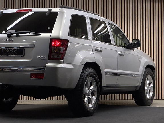 Jeep Grand Cherokee 10 of 24