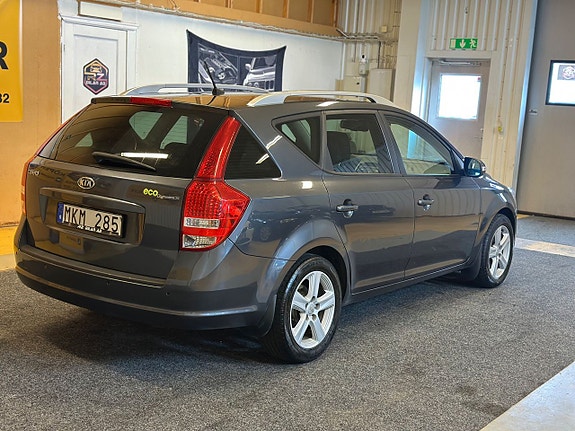 Kia Ceed 4 of 17