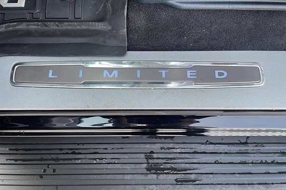 Ford F-150 9 of 16