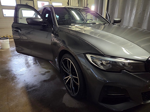 BMW 330e 5 of 20
