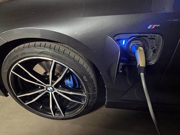 BMW 330e 8 of 20