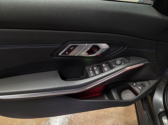 BMW 330e 17 of 20