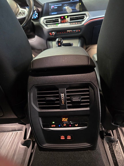 BMW 330e 11 of 20