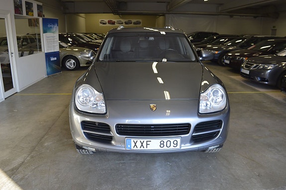 Porsche Cayenne 8 of 19