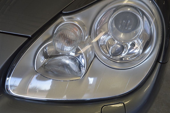 Porsche Cayenne 6 of 19