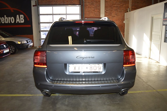 Porsche Cayenne 10 of 19