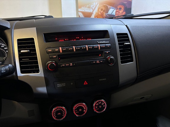 Mitsubishi Outlander 14 of 19