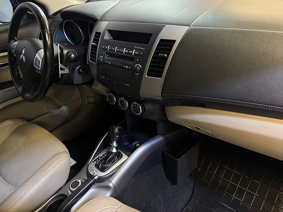 Mitsubishi Outlander 9 of 19