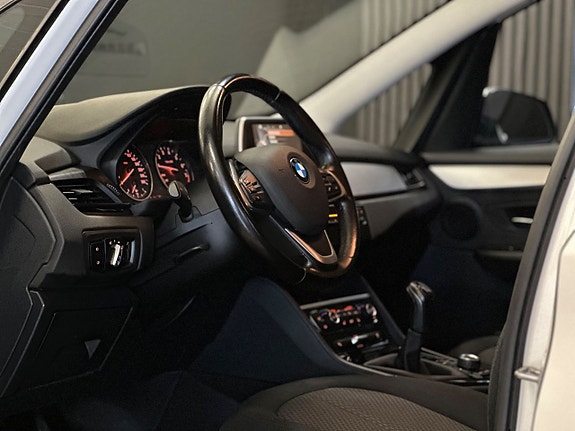 BMW 220i 15 of 27