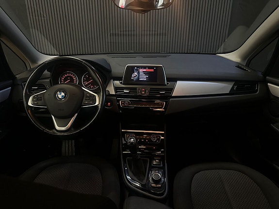 BMW 220i 17 of 27