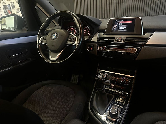 BMW 220i 21 of 27
