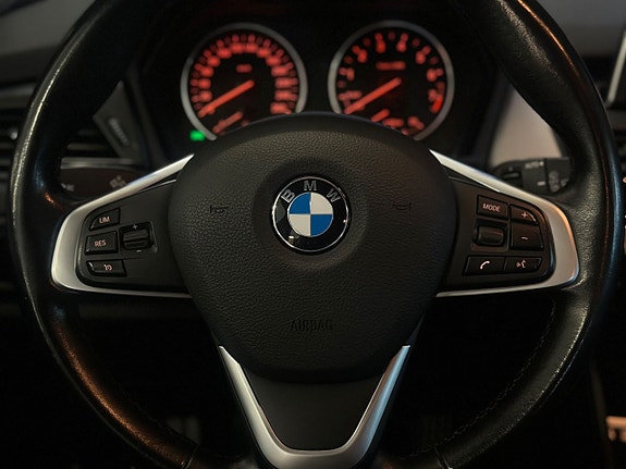 BMW 220i 19 of 27