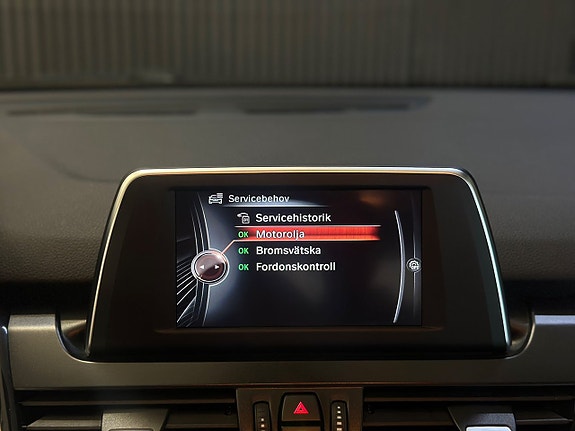 BMW 220i 24 of 27