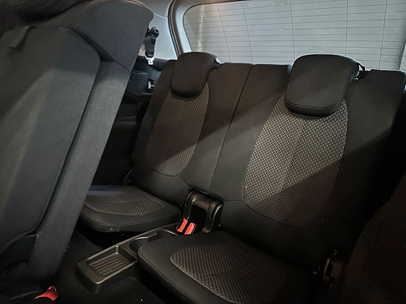 BMW 220i 12 of 27