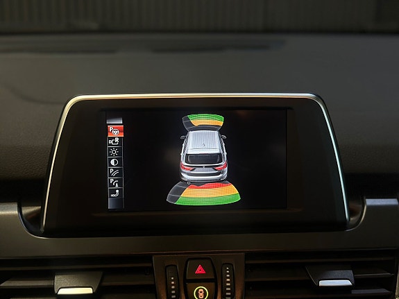 BMW 220i 23 of 27