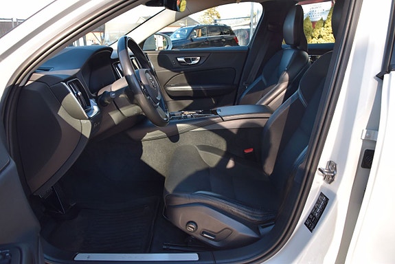 Volvo V60 8 of 26
