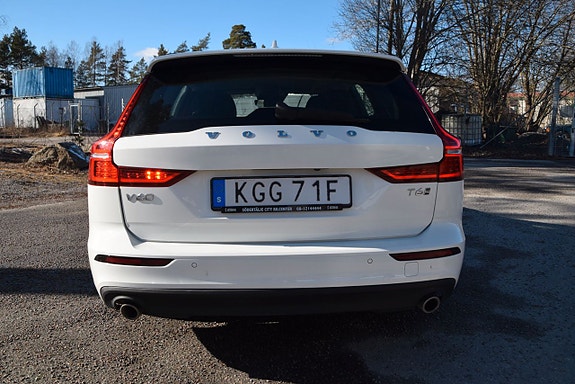 Volvo V60 4 of 26