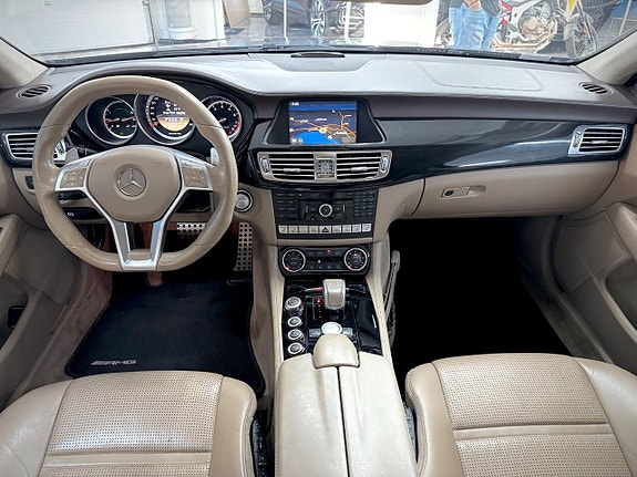Mercedes-Benz CLS63 12 of 23