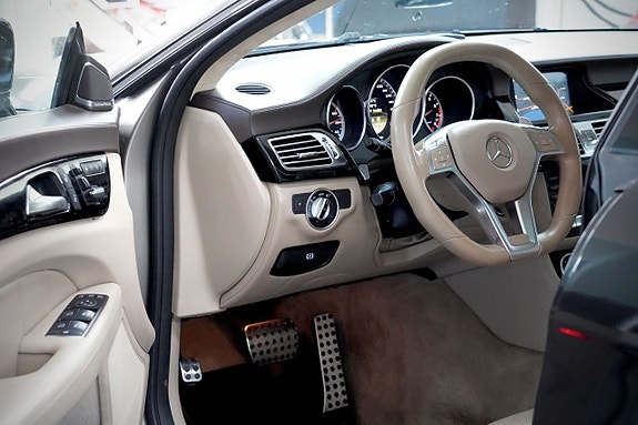 Mercedes-Benz CLS63 10 of 23
