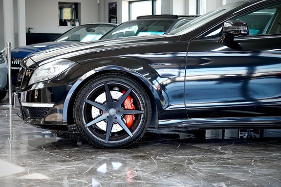 Mercedes-Benz CLS63 7 of 23