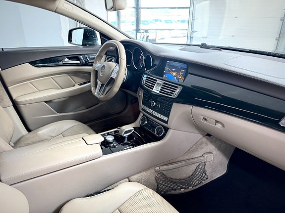 Mercedes-Benz CLS63 15 of 23