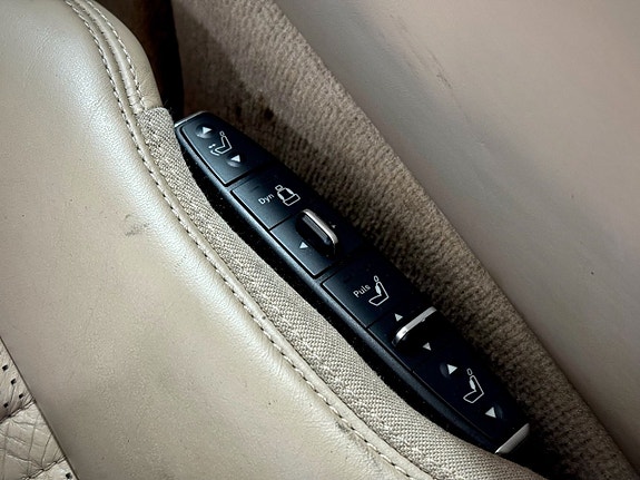 Mercedes-Benz CLS63 20 of 23