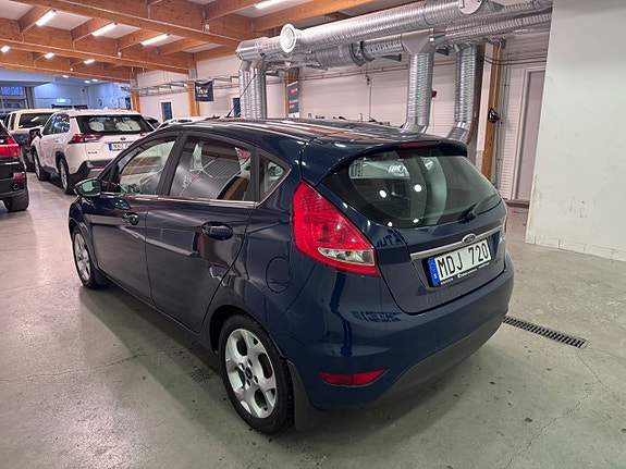 Ford Fiesta 9 of 13