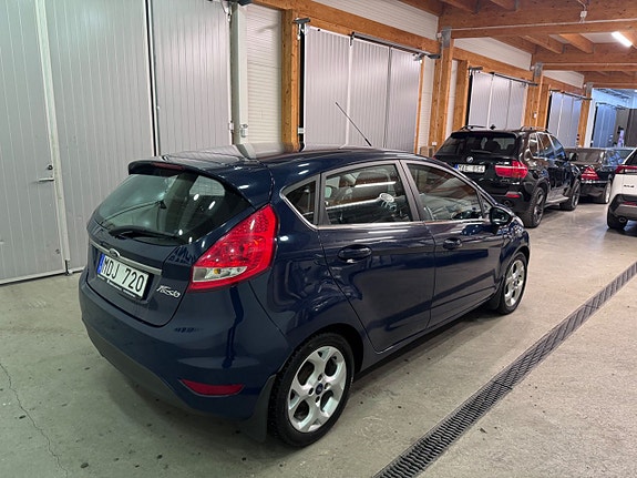 Ford Fiesta 10 of 13