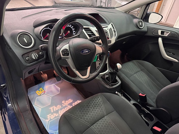 Ford Fiesta 6 of 13