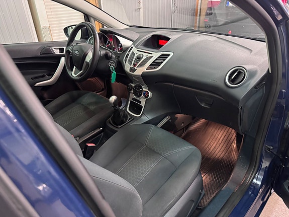 Ford Fiesta 12 of 13