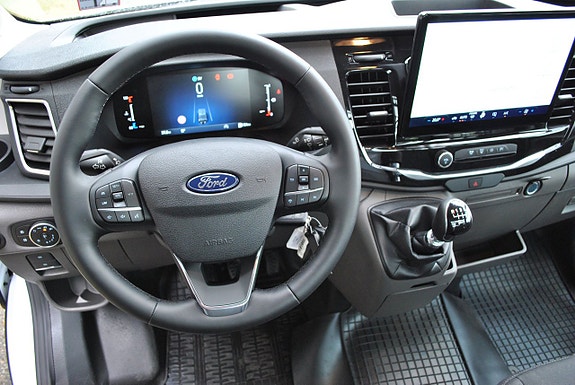 Ford Transit 10 of 20