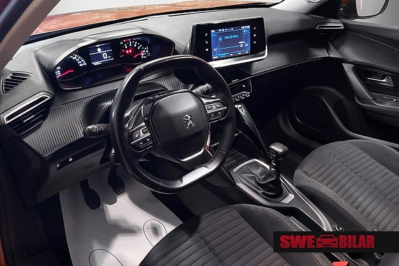 Peugeot 2008 8 of 17