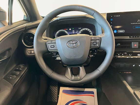 Toyota C-HR 9 of 11
