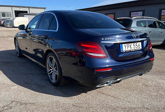 Mercedes-Benz E220 d 4 of 5