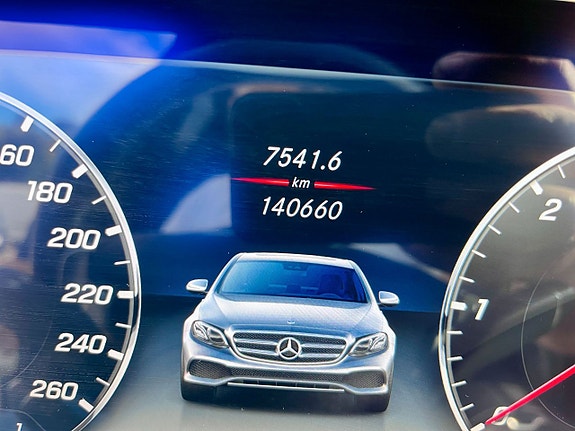 Mercedes-Benz E220 d 13 of 28