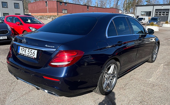 Mercedes-Benz E220 d 3 of 5