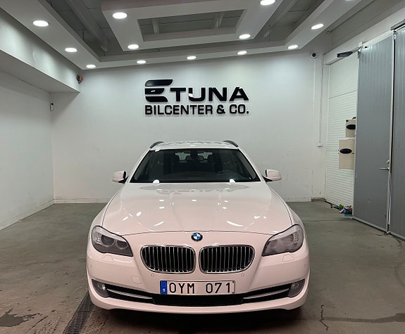 BMW 528 2 of 5