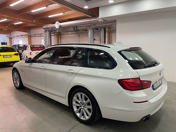 BMW 528 13 of 18