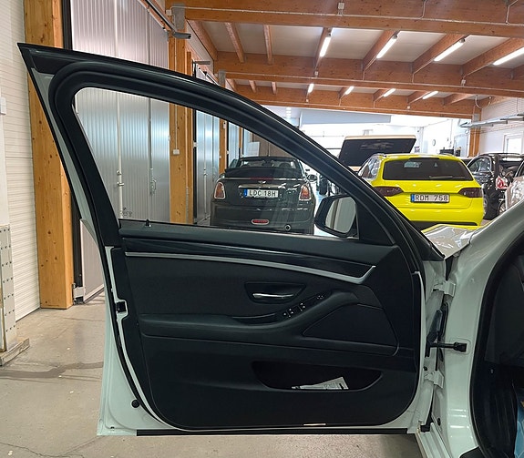 BMW 528 5 of 5