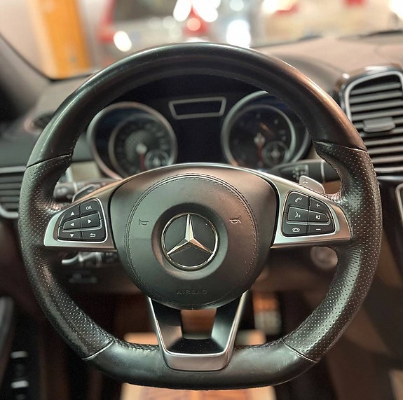 Mercedes-Benz GLS350 d 17 of 28