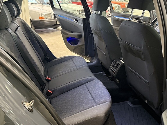 Volkswagen Golf VIII 7 of 12