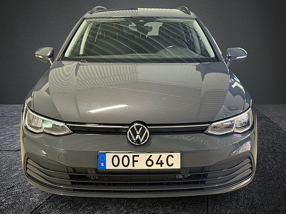 Volkswagen Golf VIII 2 of 12